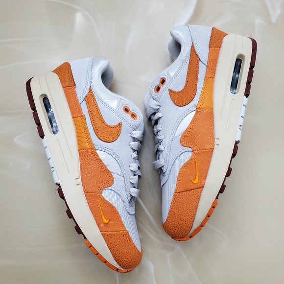 Nike Women's Air Max 1 Magma Orange - Picture 2 of 10